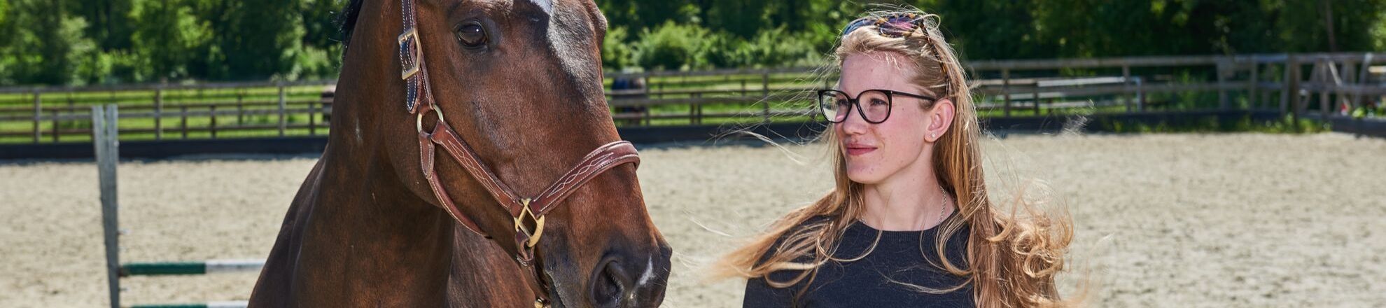 Student met paard Aeres Hogeschool Dronten