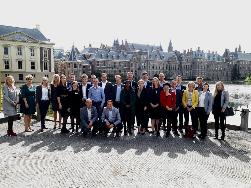 Studenten Aeres Hogeschool Dronten presenteren ideeën aan minister president Mark Rutte in Den Haag