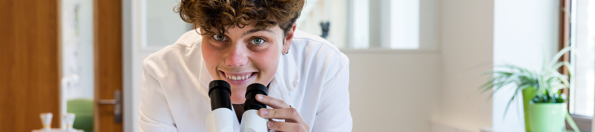 Student leert in praktijksituatie