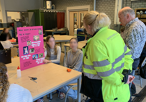 Foto leerlingen Ede pgp-project dierenambulance