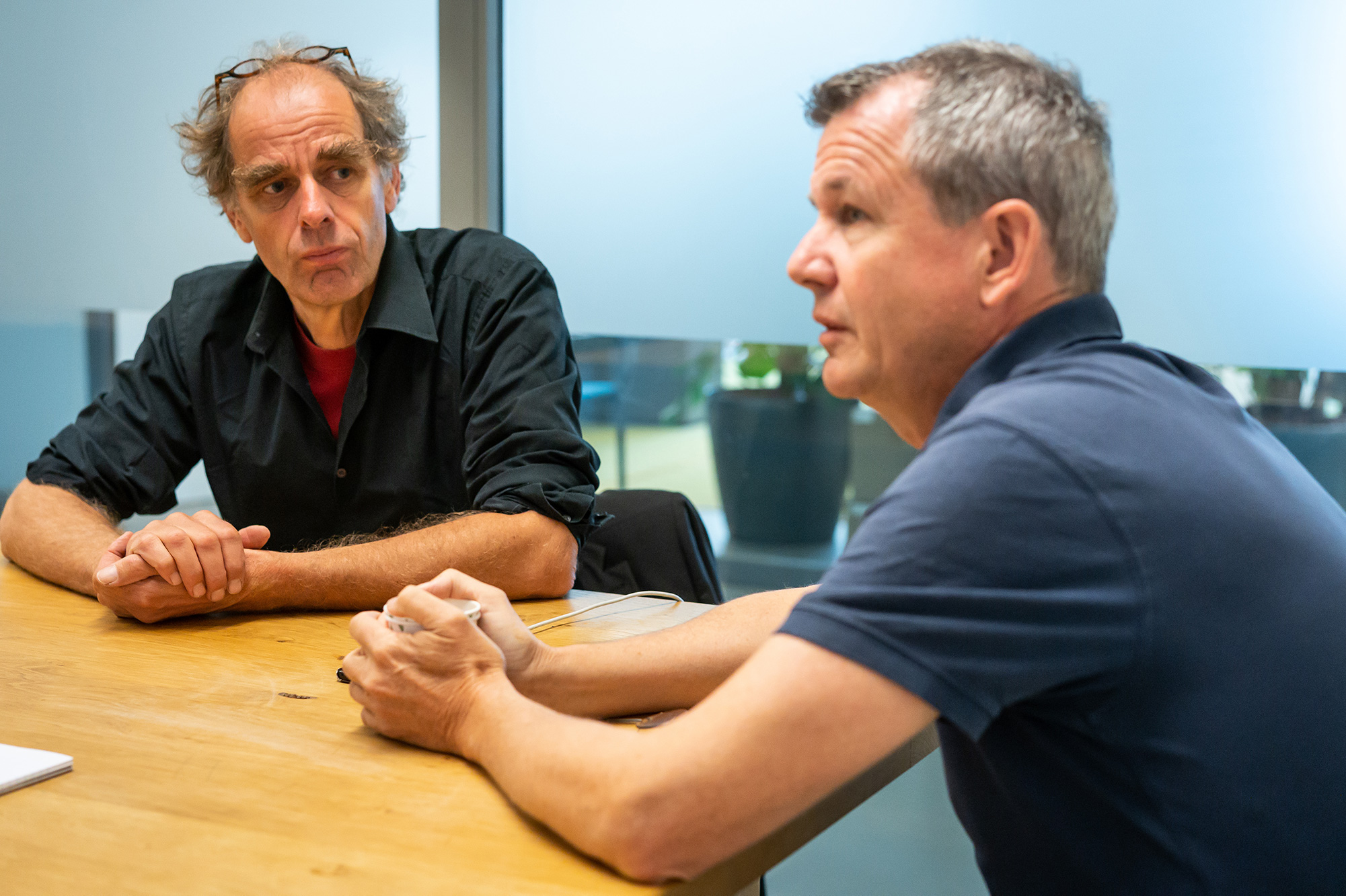 Ruud en Corné in gesprek met elkaar
